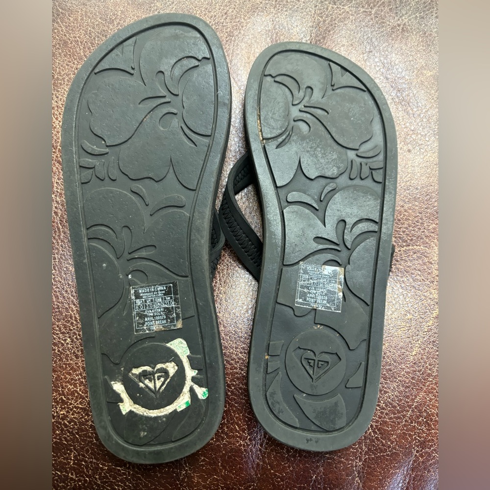 Women’s Roxy Flip Flops - Picture 2 of 4
